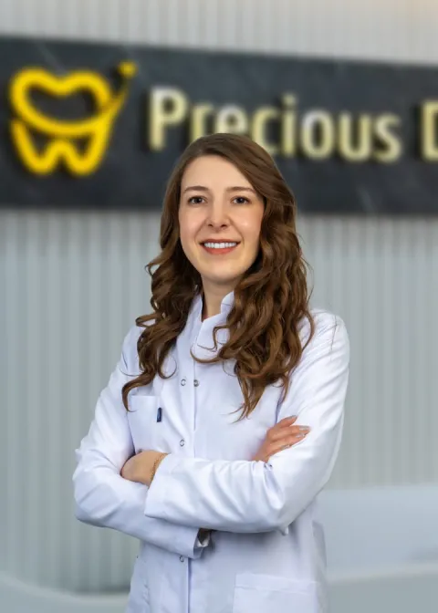 Dt. Şeyda Yılmaz, Aesthetic dentistry and implant prosthetics at Precious Dental